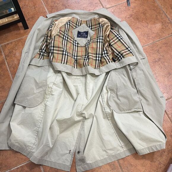 Burberry Tan Trench Coat - Picture 9 of 14